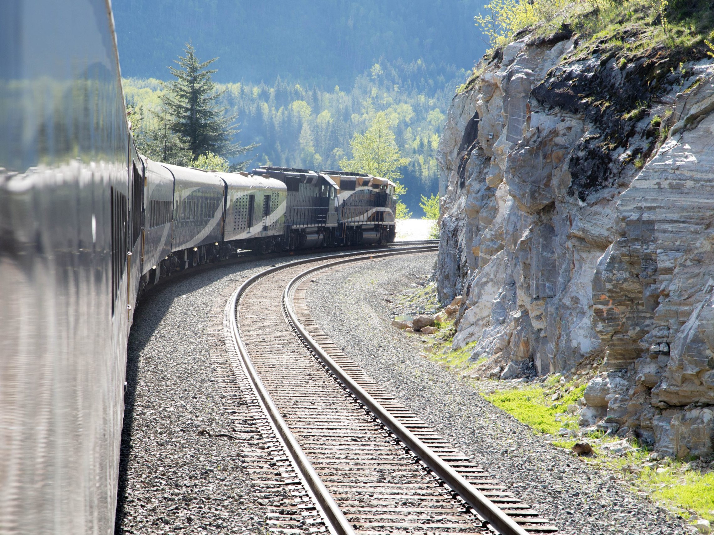 rail journey canadian rocky mountains
